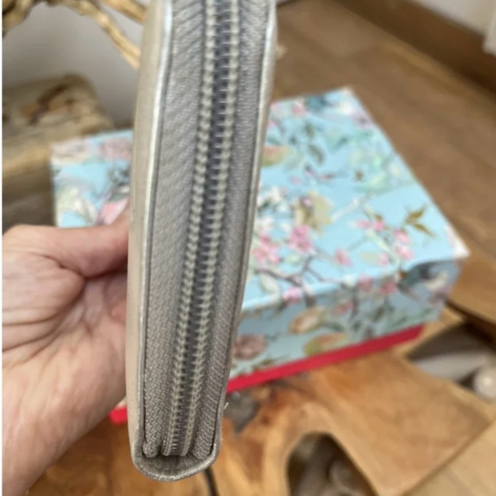 Chanel Silver Women's Wallet - Picture 4 of 8